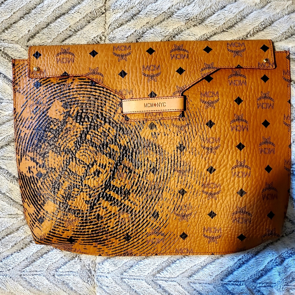 Limited Edition. MCM Soho clutch